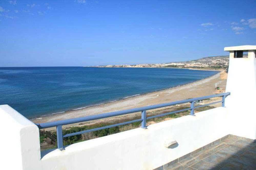 Blue Coral Beach Villas Paphos Exterior foto