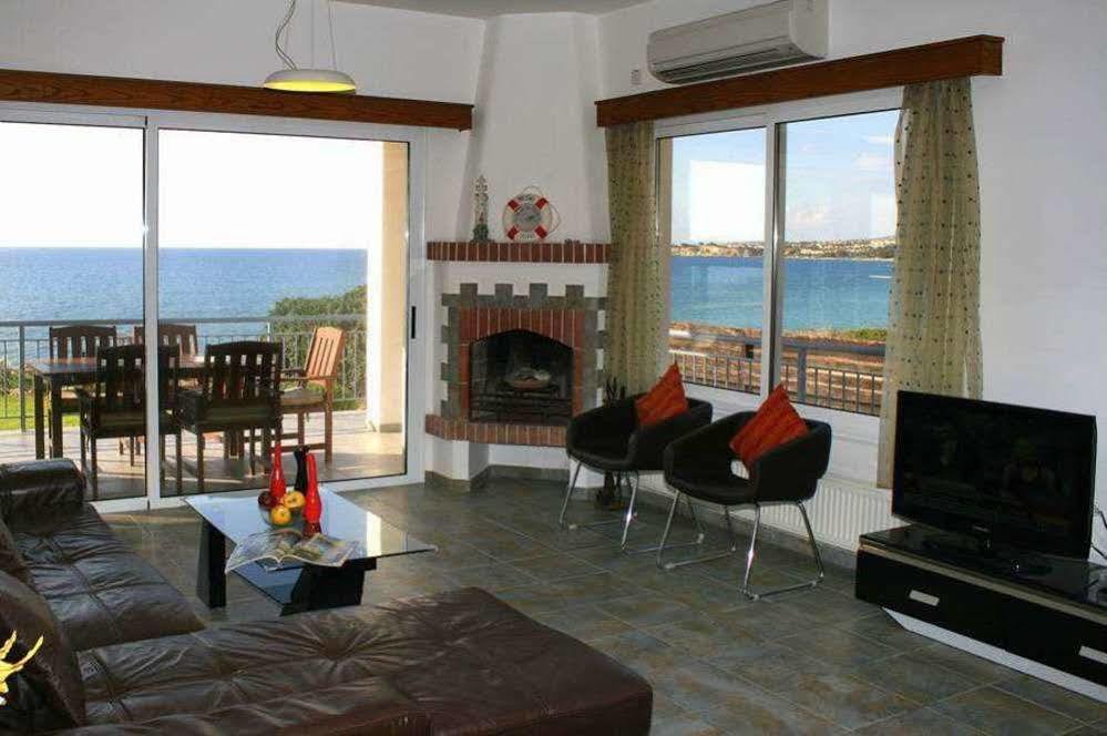 Blue Coral Beach Villas Paphos Exterior foto