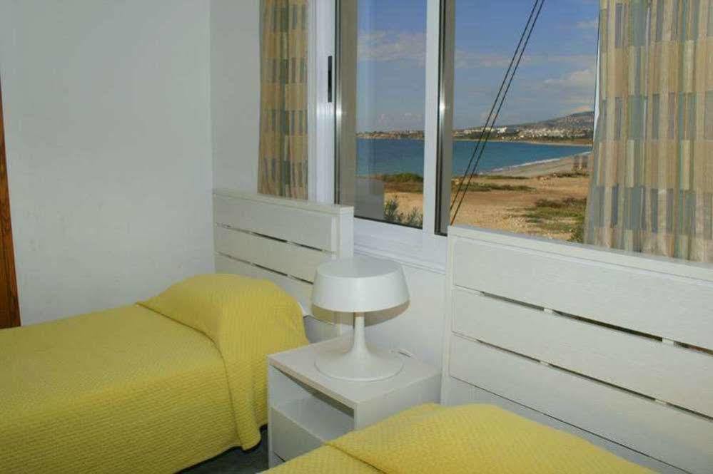 Blue Coral Beach Villas Paphos Exterior foto