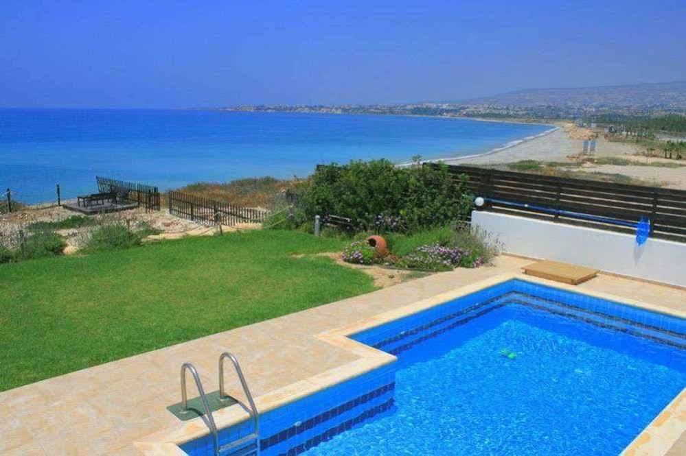 Blue Coral Beach Villas Paphos Exterior foto