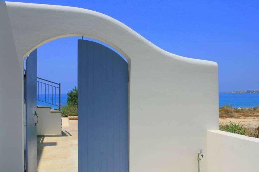 Blue Coral Beach Villas Paphos Exterior foto