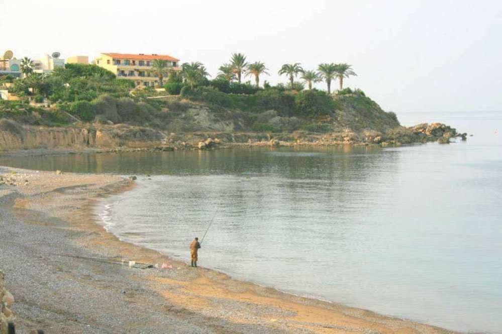 Blue Coral Beach Villas Paphos Exterior foto